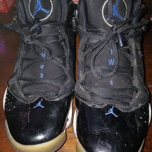 Jordan Men's Black and Blue Athletic Sneakers